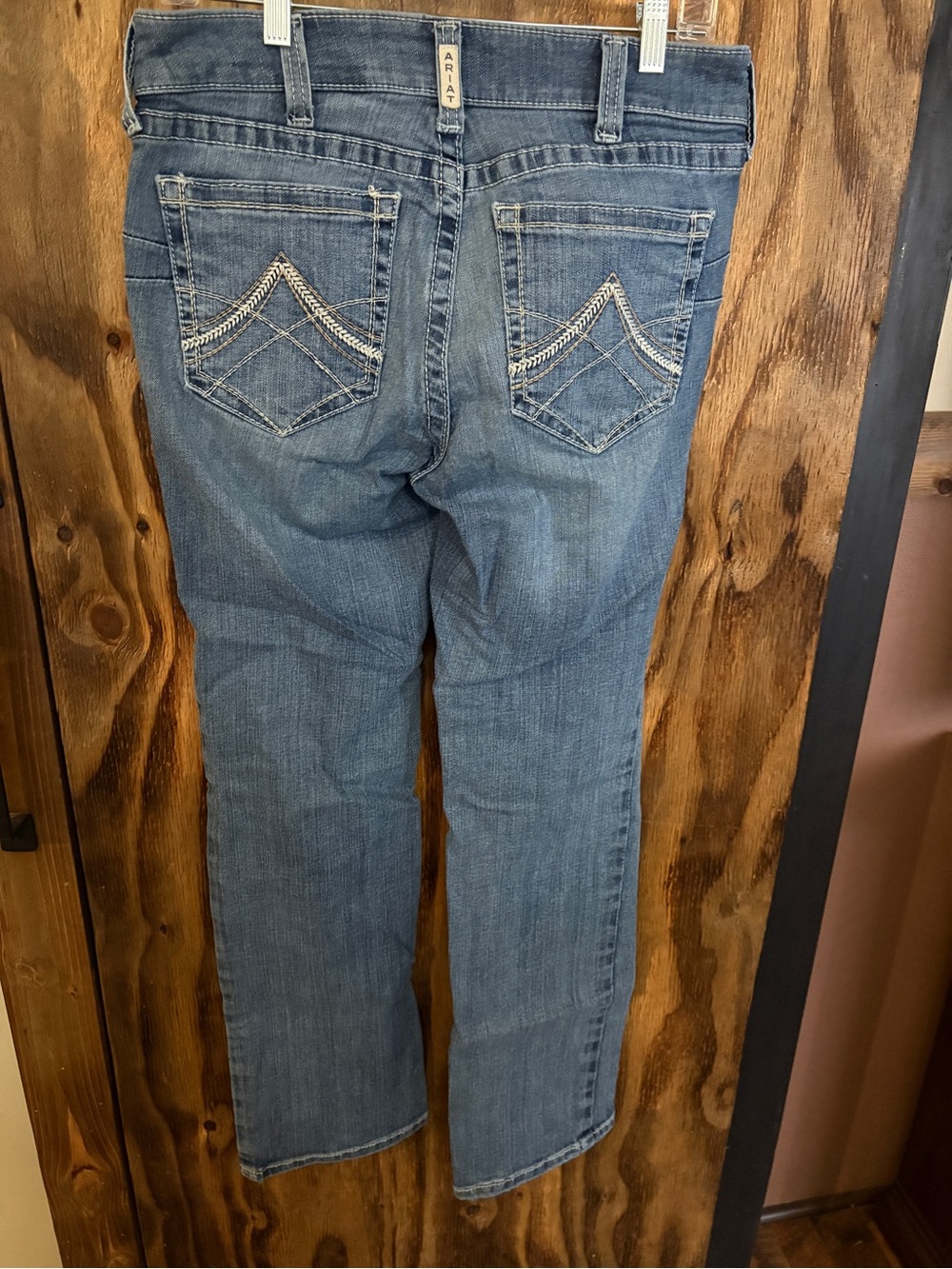 Ariat Women's Medium Blue Straight-Leg Jeans with Embroidered Pockets